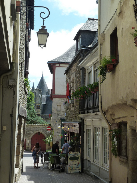 5804842625_ba362c4374_z