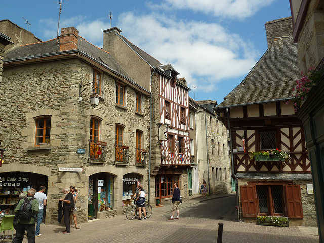 5804900735_6454cb21e9_z