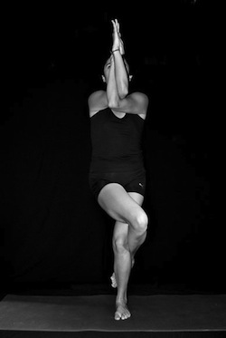 GARUDASANA_1-1