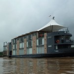 El Aria, en pleno río Amazonas